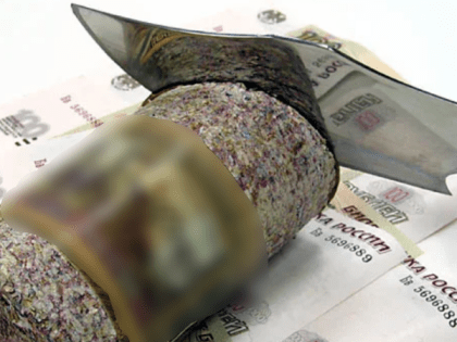 В Новочеркасске мужчина украл пенсию у пенсионерки и четыре палки колбасы из магазина