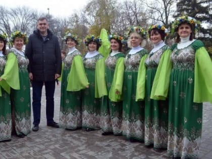 День народного единства в Новочеркасске отметили фестивалем караваев и концертами