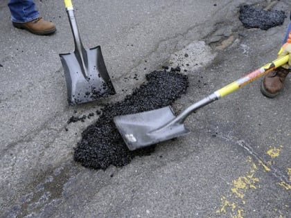 В Азове пообещали избавиться от ям на дорогах
