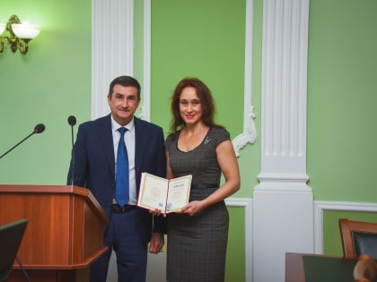 ИЗ ЗАЛА ЗАСЕДАНИЙ УЧЁНОГО СОВЕТА
