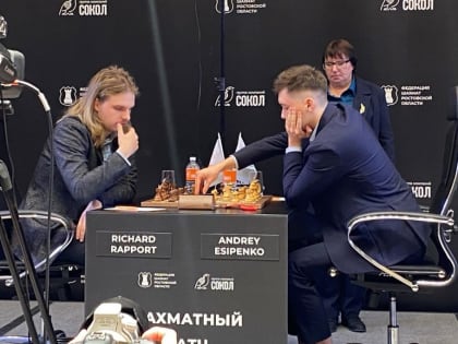 Новочеркасский гроссмейстер Есипенко играет против венского гроссмейстера