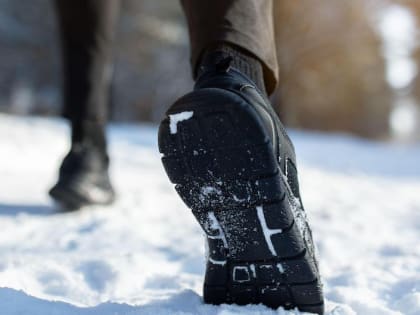 Обувь не по сезону опасна. Можно ли носить кроссовки зимой?