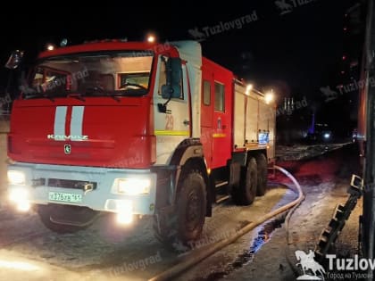 В промзоне под Новочеркасском потушили крупный пожар