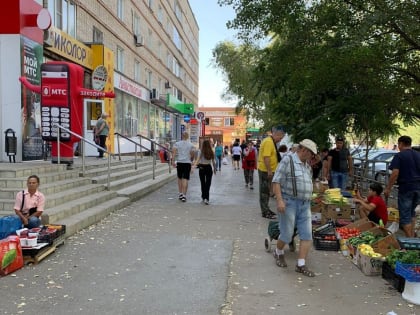 Стихийная торговля в Волгодонске: кто кого? Власть пока не может победить нелегалов