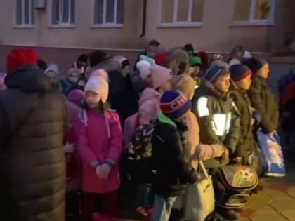 Власти ДНР и ЛНР начинают эвакуацию сотни тысяч жителей в Ростовскую область