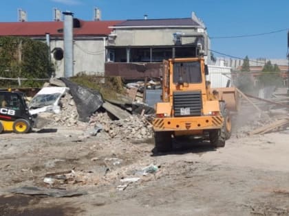 В Таганроге продолжается разбор завалов в зоне ЧС