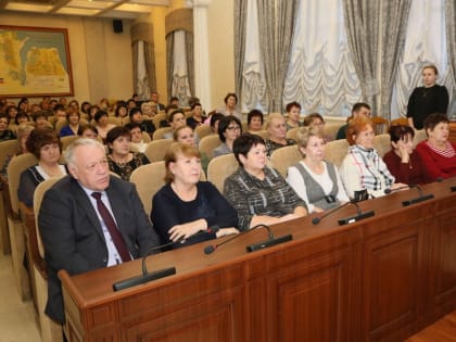 Медикам востока Ростовской области вручили награды областного минздрава