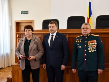 В Аксайском районе вручили Ордена Мужества родным погибших военнослужащих