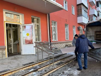 Депутат «Единой России» Евгений Древаль помог в восстановлении работы женской консультации в Первомайском районе после атаки БПЛА