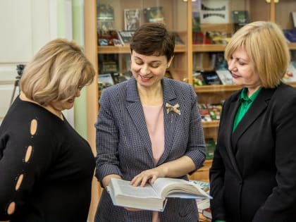 350 книг подарили библиотекам Таганрога в День книгодарения