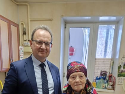 Исполняющий обязанности главы администрации Миллерово поздравил 101-летнюю труженицу тыла