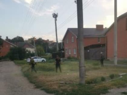 В Таганроге продолжается покос травы
