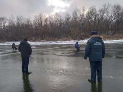 Сегодня Глава Администрации Усть-Донецкого городского поседения был участником рейда, основная цель которого является предупреждение происшествий и гибели на водоемах в зимний пери