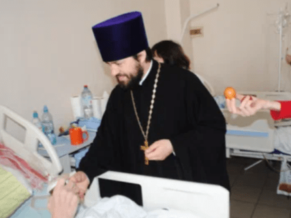 Пациенты паллиативного отделения получили пасхальные подарки