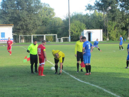 Шахтинский «Шахтер» уступил Новобатайской «Искре»