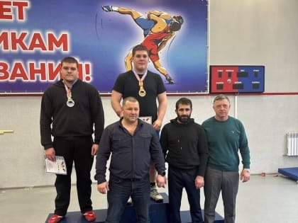 Новочеркасские спортсмены стали серебряными призерами первенства Ростовской области по вольной борьбе