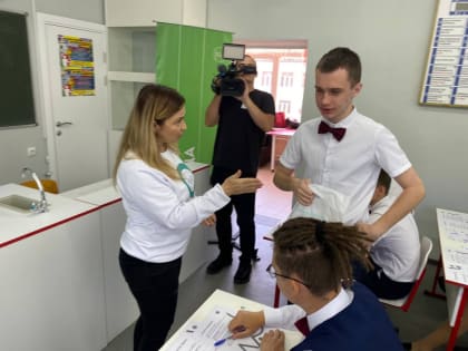 В школах Аксайского района начались стартовали первые профориентационные занятия в рамках курса «Россия – мои горизонты» проекта «Билет в будущее».