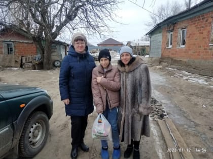 Сотрудники КЦСОН Боковского района провели акцию «Рождественский перезвон»»