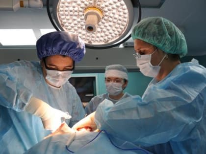 Ростовские хирурги-онкологи удалили у пенсионерки двухкилограммовую опухоль шеи