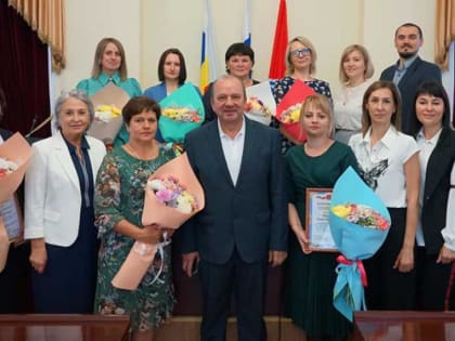 Виктор Гуснай поздравил финансистов с профессиональным праздником