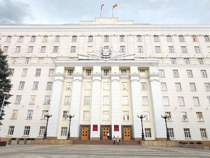 Чиновникам Ростовской области напомнили о запрете принимать новогодние подарки