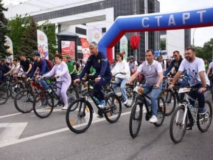 Алексей Логвиненко принял участие в традиционном ростовском велопараде