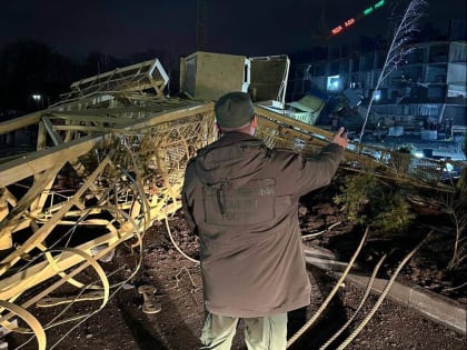 Башенный кран упал в Ростове – двое молодых гастарбайтеров погибли