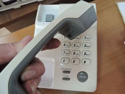 В Шахтах Роспотребнадзор консультирует потребителей по телефону горячей линии