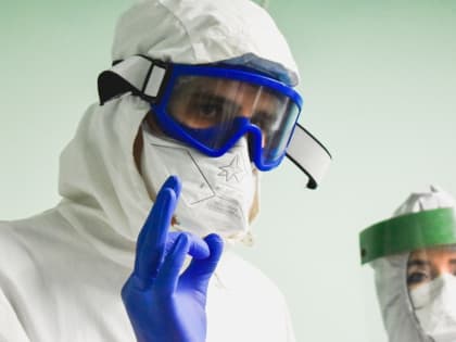 В ВОЗ рекомендовали вернуть масочный режим и вакцинацию