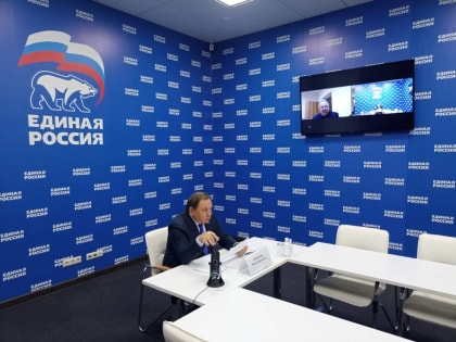 Депутат Госдумы Виктор Дерябкин провел прием жителей Семикаракорского и Пролетарского районов