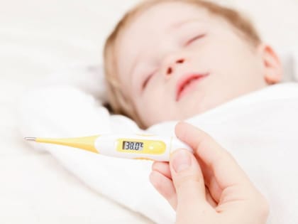Следите за температурой: врачи рассказали о симптомах «кентавра» у детей