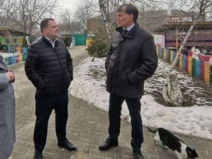 Депутат Сергей Суховенко провел мониторинг работ в двух детских садах в Константиновском районе