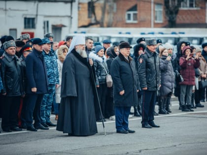 Митрополит Ростовский и Новочеркасский Меркурий принял участие в торжественной встрече сводного отряда Главного управления МВД