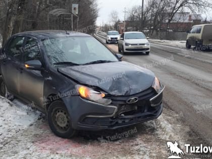 В Новочеркасске в лобовом ДТП травмы получила водитель