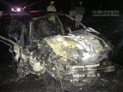Погибли в ДТП двое жителей Ростовской области: «Приора» врезалась в дерево с сгорела