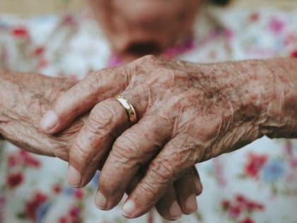 Раскрыта загадка старческой потери памяти на лица