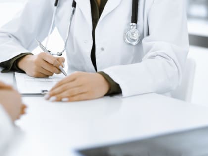 С 1 сентября часть медицинских услуг станет платной