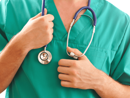 Как лечиться бесплатно, если вы заболели вдали от дома