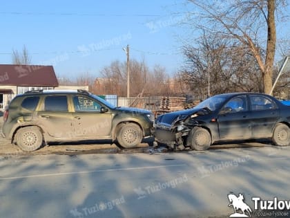 На трассе под Новочеркасском в ДТП травмы получили два человека