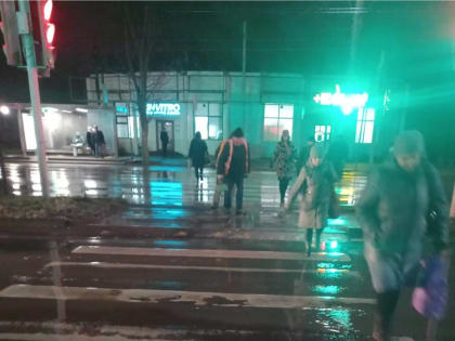 В Таганроге идет борьба с гололедом