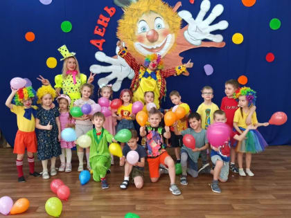 В Батайске в детском саду «Созвездие» отметили День смеха