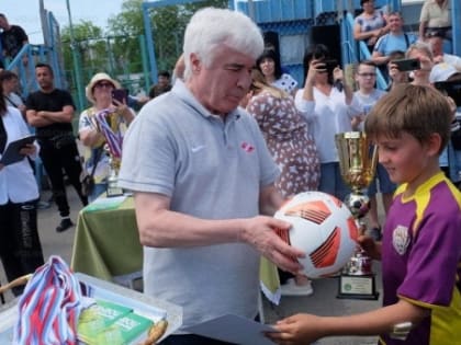 Легенда советского футбола Евгений Ловчев в девятый раз провел детский турнир в Волгодонске