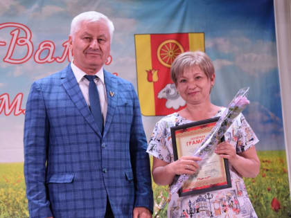 Лучшим медицинским работникам района вручены награды