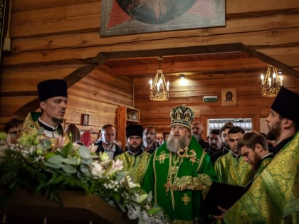 В день престольного праздника митрополит Меркурий совершил Божественную литургию в Сергиевском храме г. Ростова-на-Дону