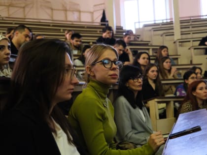 РостГМУ продолжает практику занятий ординаторов в формате межкафедральных клинических разборов