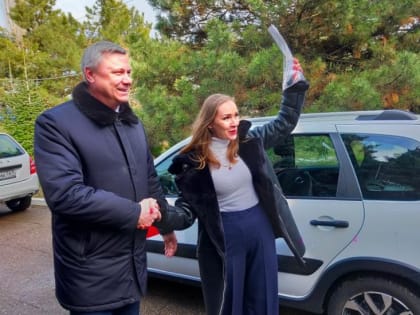 Два новых автомобиля получила Азовская ЦРБ