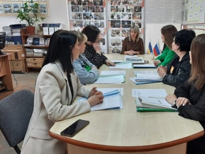 ЗАСЕДАНИЕ ТЕРРИТОРИАЛЬНОЙ ИЗБИРАТЕЛЬНОЙ КОМИССИИ МОРОЗОВСКОГО РАЙОНА