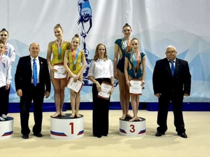 Новочеркасские акробаты успешно выступили на чемпионате и первенстве ЮФО