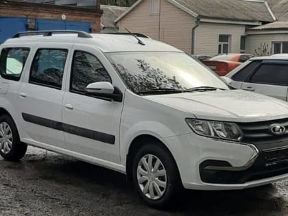 Поликлиники и больницы Дона получили новые автомобили