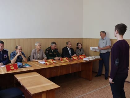 В Батайске продолжается осенний призыв